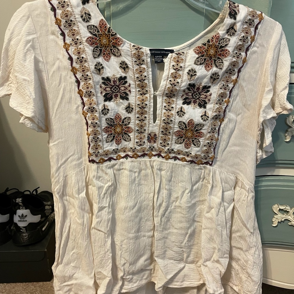 American Eagle top. good condition